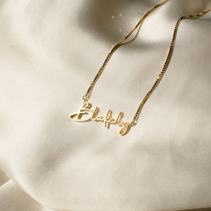 Beautiful New Slim Classy Necklace